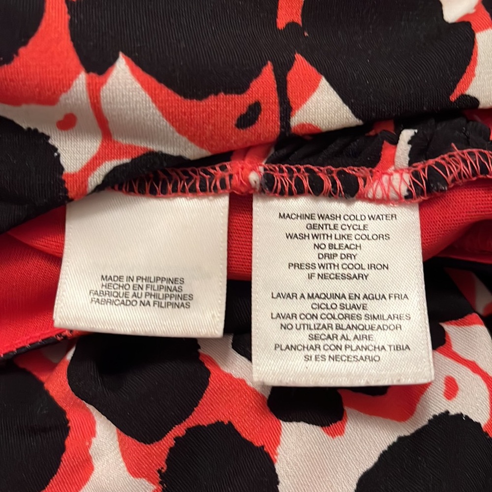 Nine West Red/Black/White Patterned Dress - Size 8! - Picture 7 of 7